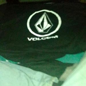 Volcom tee